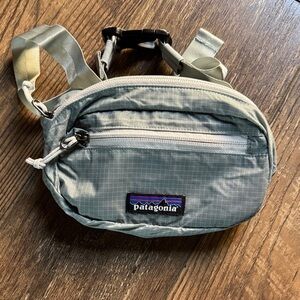 Patagonia Ultralight , Black Hole Mini Hip Bag, NWT!